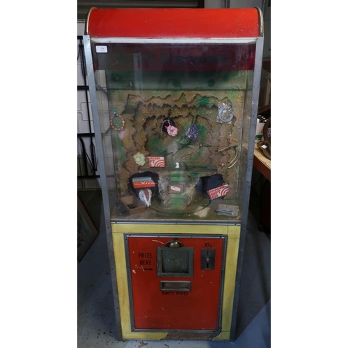 124 - Vintage sea front arcade Gift Every Time machine (62cm x 72cm x 157cm)