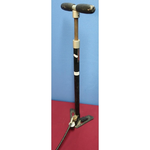 440 - Air rifle type foot pump