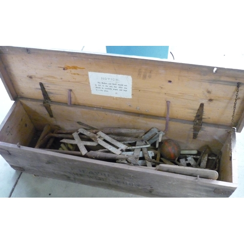 42 - Box containing a quantity of croquet hoops, numbers, etc