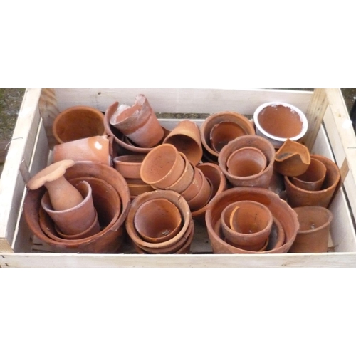 127 - Box containing a quantity of terracotta plant pots