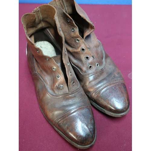 287 - Pair of early 20th C tan leather officers style ankle boots