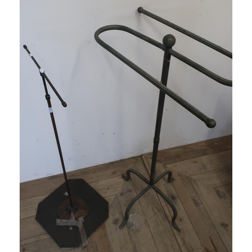 560 - Unusual 20th C adjustable height T shaped perch on square base and a towel rail (2)