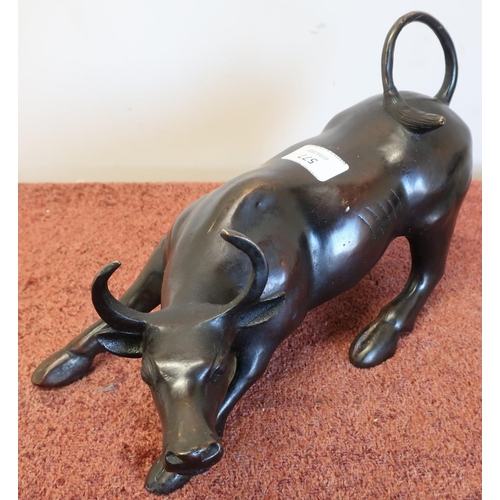 577 - Bronze figure of a bull (height 18cm)