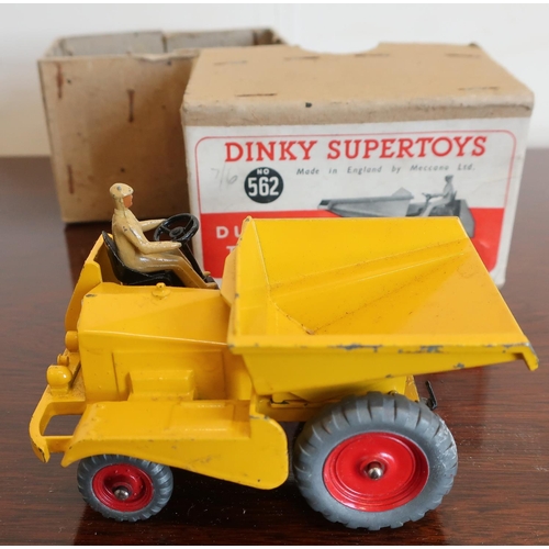 8 - Boxed Dinky super toys No.562 dumper truck (yellow)
