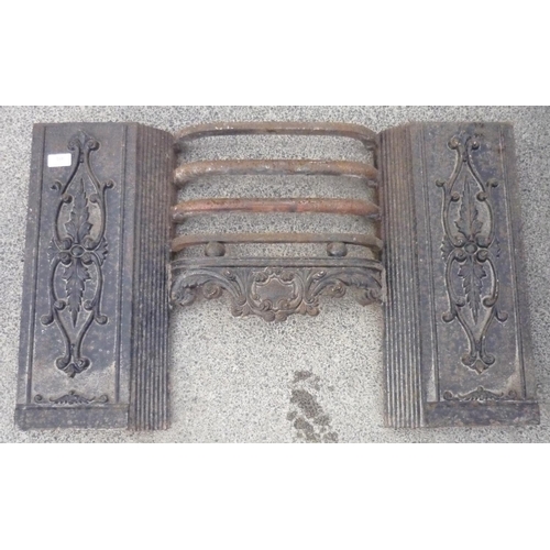 168 - Ornate cast iron fire grate