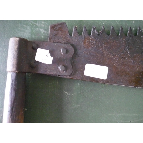 41 - Double handled vintage crosscut saw