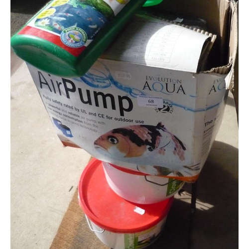 68 - Evolution Aqua air pump with fish tank accessories