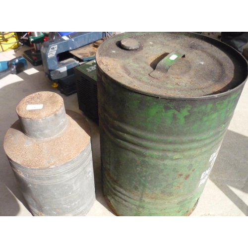 92 - Large 20l oil can and vintage can