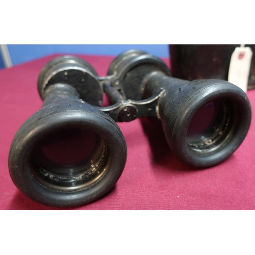 32 - Cased pair of c.WWII kriegsmarine binoculars containing various rubber mounts, marked 7x50 BEH, seri... 