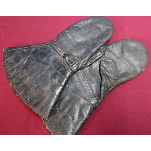 96 - Pair of c.WWII leather mitts/gauntlets with sheepskin lining
