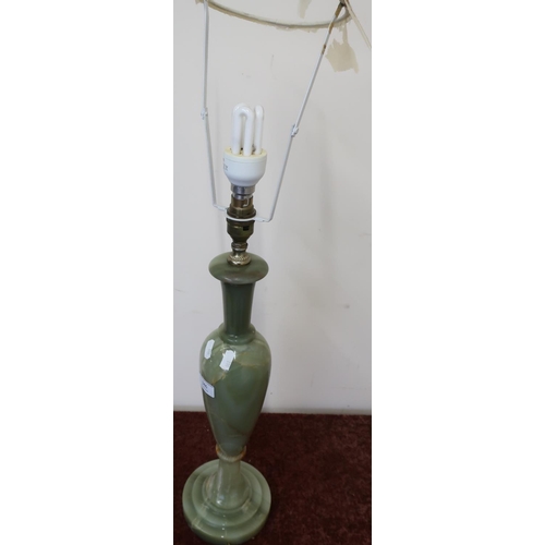 93 - Turned onyx vase shaped table lamp