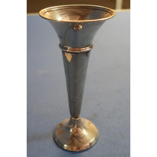 25 - London 1915 silver hallmarked bud vase (height 18cm)