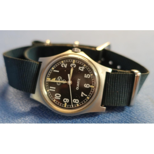 43 - CWC military 2006 broad arrow marked wristwatch, the back marked W10/6645-GG 5415317