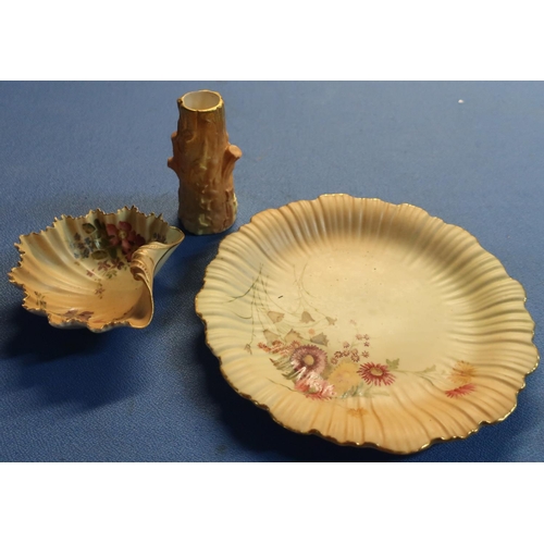 63 - Group of Royal Worcester ceramics comprising of side plate No. 1416, a clam shell dish No. 1413 and ... 