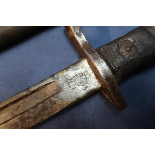 43 - US 1917 Remington bayonet, the 17 inch blade stamped Remington 1917 and US military marks, with two ... 