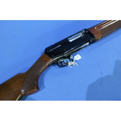 660A - Franchi 12 bore semi auto shotgun with 26 inch barrels, choke 1/2, and 14 1/4 inch semi pistol grip ... 