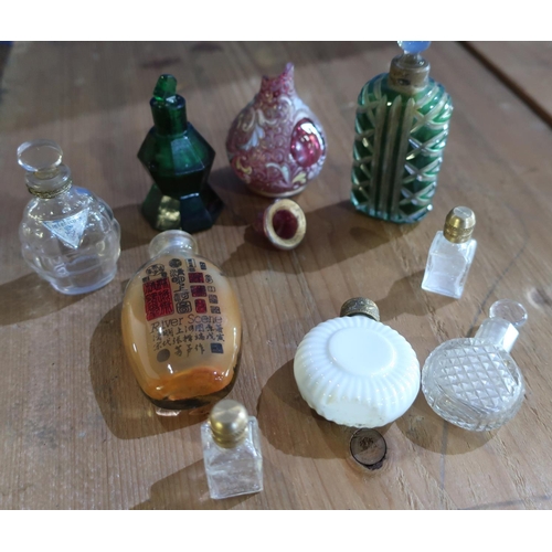 362 - Selection of various assorted Victorian and later glass scent bottles
