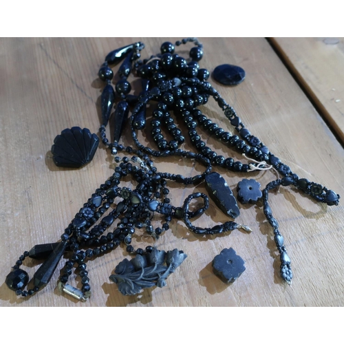 367 - Various assorted carved Jet and faux French Jet beads, pendants, necklaces etc including some glass ... 