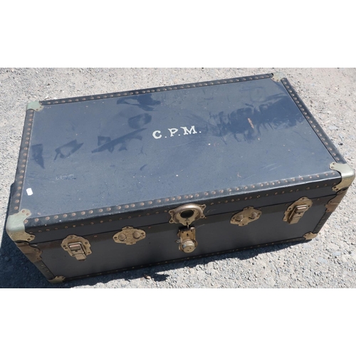408 - Flat top travelling trunk
