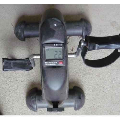 20 - Little digital pedal exerciser