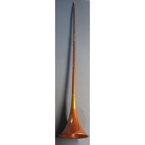 31 - Early 20th C copper and brass coaching horn (length 124cm)