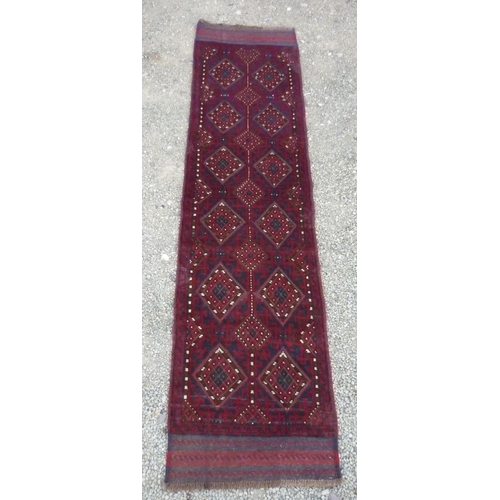 365 - Meshwani runner, red ground (249cm x 63cm)