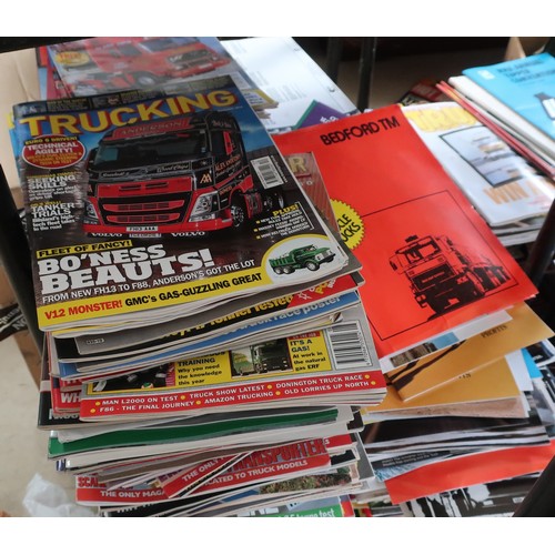 65A - Large collection of 1980's - 1990's magazines relating to trucks and commercial vehicles, Trucking I... 