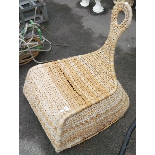 39 - Ornate wicker plated seat