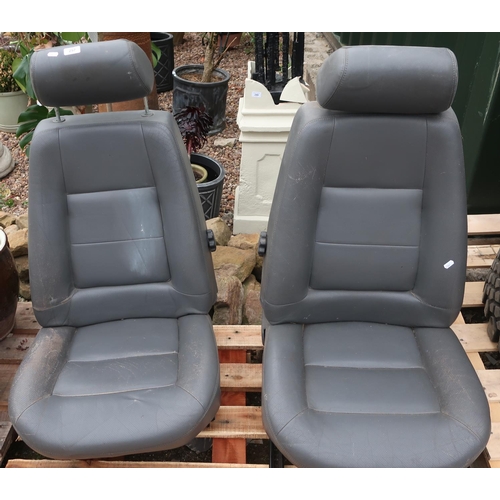 257 - Pair of leather discovery seats