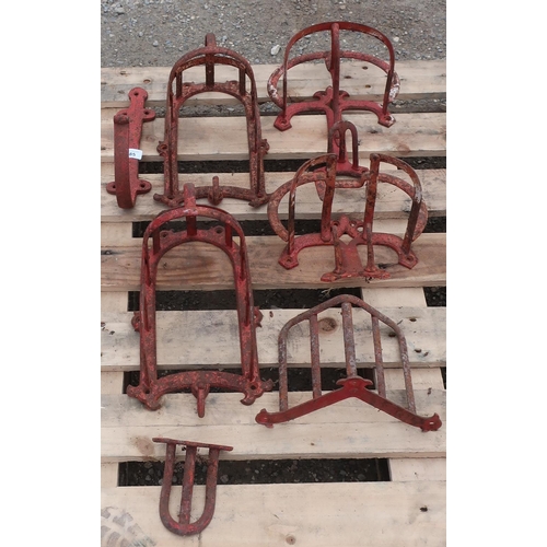 285 - Set of late 19th/early 20th C horse tack driving reins hangers and back saddles