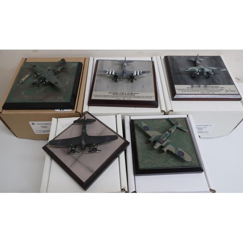 20 - Diverse Images Aircraft Collection hand crafted English pewter model of Mosquito NFX11 85 Squadron, ... 