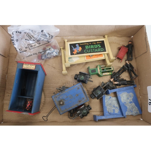 76 - Box of various O gauge railway accessories including Hornby series Meccano, work shed, advertising b... 