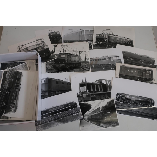 93 - Box containing a quantity of various assorted mostly black and white railway related photographs, in... 