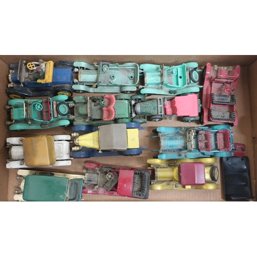 32 - Collection of Matchbox models of a Yesteryear, other die-cast veteran cars, in one box