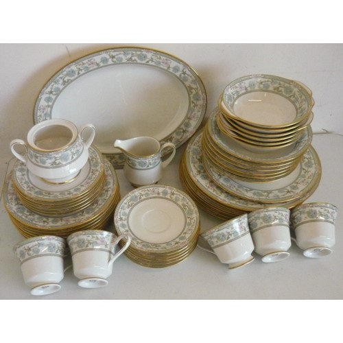 490 - Collection of Noritake Ivory China Miyoshi pattern tea and dinner ware, approx 40pcs