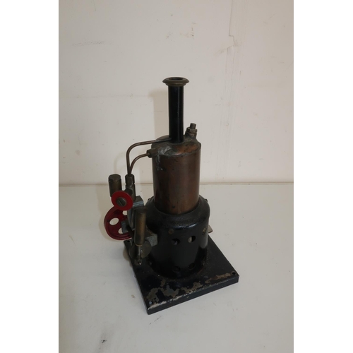 94a - Vintage stationary live steam engine with burner