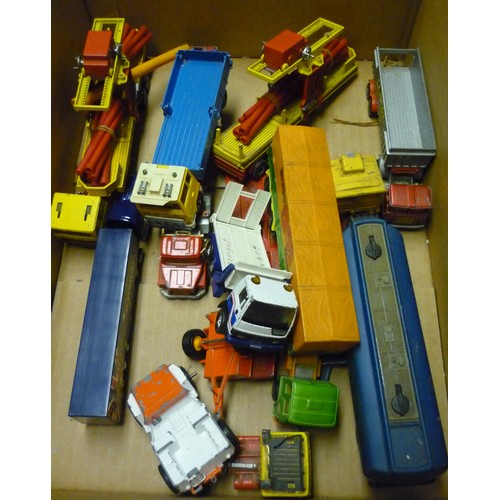 494 - Siku Volvo pipe wagons Corgi Major Ford tanker Matchbox and Superkings  Ford and other die-cast comm... 