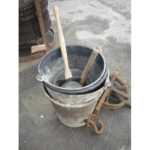 13 - Pulley wheel, three buckets, a hand poser and a plunger
