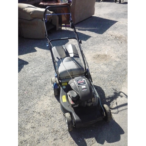 98 - Briggs and Stratton 500 series 158cc petrol lawn mower