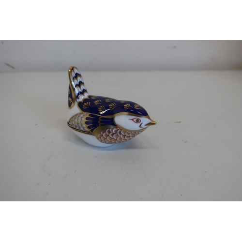 122 - Royal Crown Derby Wren paperweight, with gold button