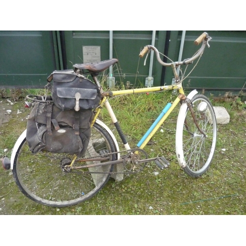 204 - Sit up and beg 3 speed bicycle with panniers and saddle bag