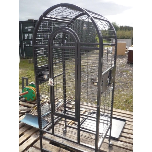 209 - Large quality parrot cage