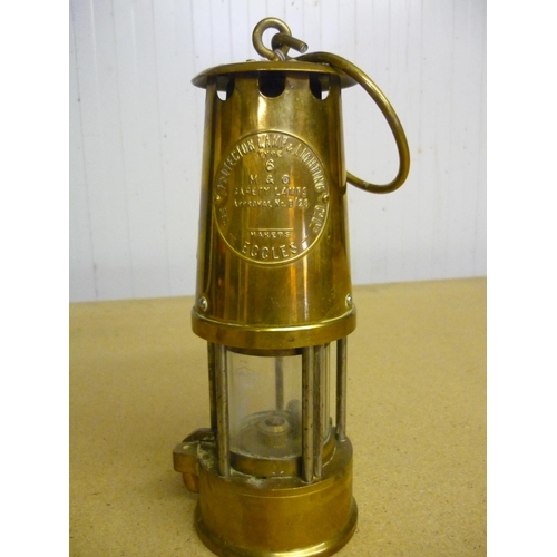 32 - Protector Type 6 brass miners lamp (23cm)