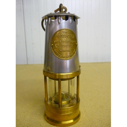 36 - Protector Type E1A brass and steel miners lamp (22cm)