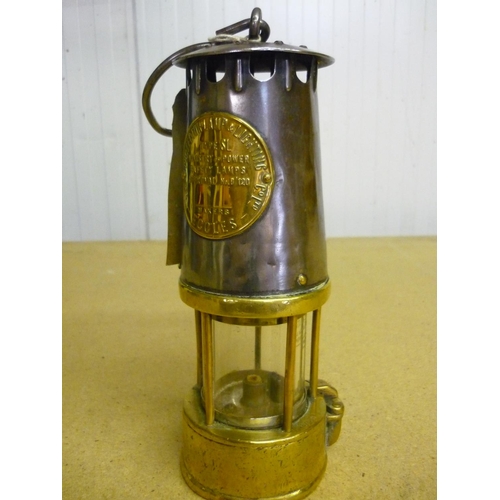 40 - Protector Type SL brass and steel miners lamp (22cm)