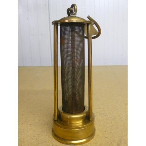 26 - Brass miners lamp with gauze central column (19.5cm)