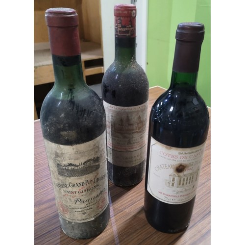 118 - Bottle of Cosd'esto Estournel 1960, Saint-Estephe Bordeaux 1990 Cotes De Castillon, and a bottle of ... 