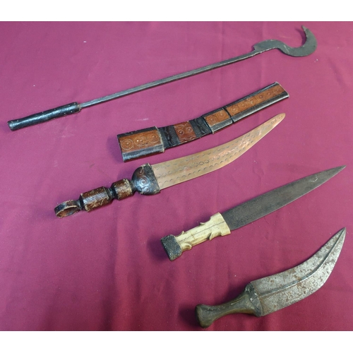68 - 19th C Indo-Persian dagger, with 8 inch curved blade and horn grip, Canjar type double edged bladed ... 