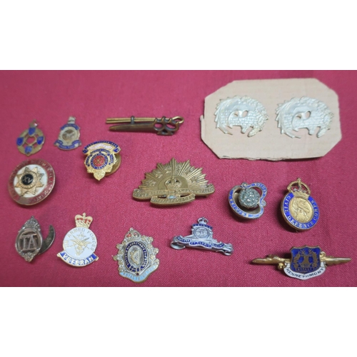 102 - Small selection of lapel and sweetheart brooches, including enamel examples, TA badge, East Yorkshir... 