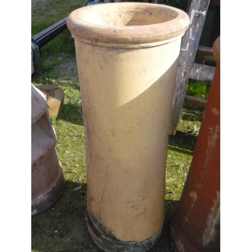 27 - Single chimney pot (32